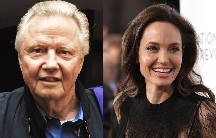  Jon Voight và Angelina Jolie có lẽ là một trong những cặp cha con giống nhau nổi tiếng nhất Hollywood. Song, người ta biết đến Angelina nhiều hơn cha cô.  