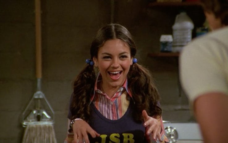 Kunis đã “khai man” tới 4 tuổi để nhận vai diễn Jackie Burkhart trong bộ phim That ‘70s Show. Thực tế lúc ấy cô mới bước sang tuổi 14. Ảnh: koule.cz