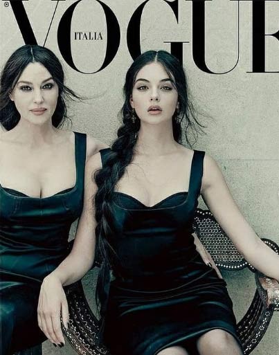 Deva Cassel, con gái của biểu tượng sex nước Italy,  Monica Bellucci, nhận được cơn mưa lời khen về nhan sắc bởi thừa hưởng gene trội của mẹ.