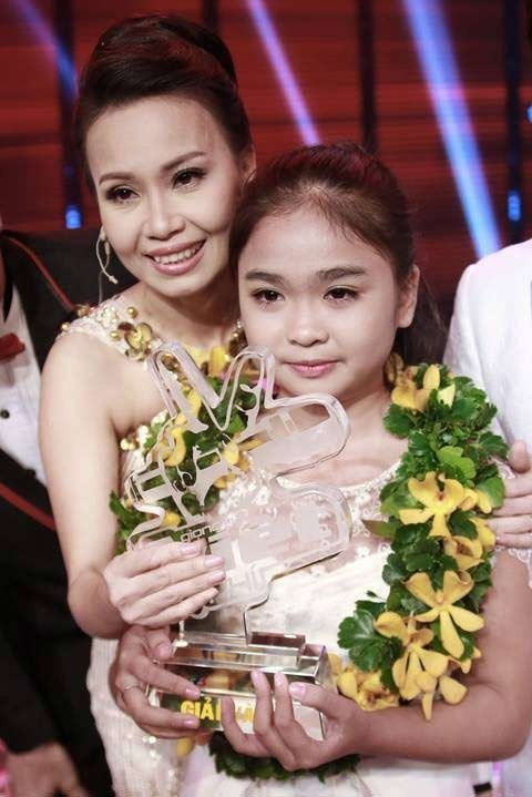  Thiện Nhân đăng quang quán quân The Voice Kids (Giọng hát Việt nhí) năm 2014 khi mới 12 tuổi.