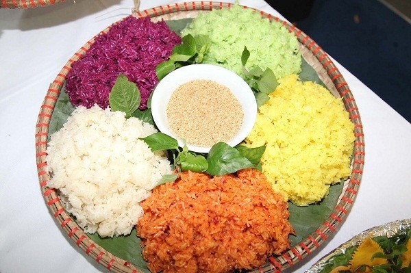 Thức ăn được làm từ nếp như xôi: Khiến nốt mủ trên da trở nên tồi tệ hơn. Ảnh Internet