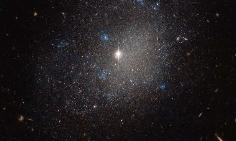 Theo NASA, NGC 4707 là một thiên hà nhỏ hình xoắn ốc, đã tồn tại trong  chòm sao Chó săn từ rất lâu, ước tính cách Trái đất khoảng 22 triệu năm ánh sáng.