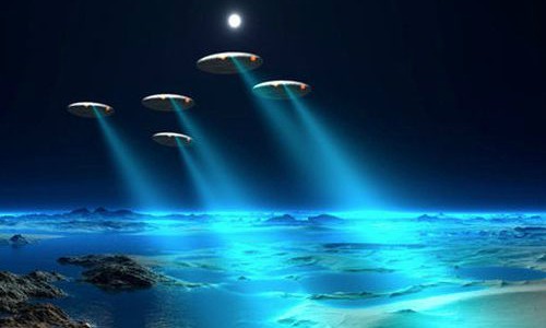 Cặp đôi tuyên bố từng phát hiện 40 vật thể nghi UFO trên trời