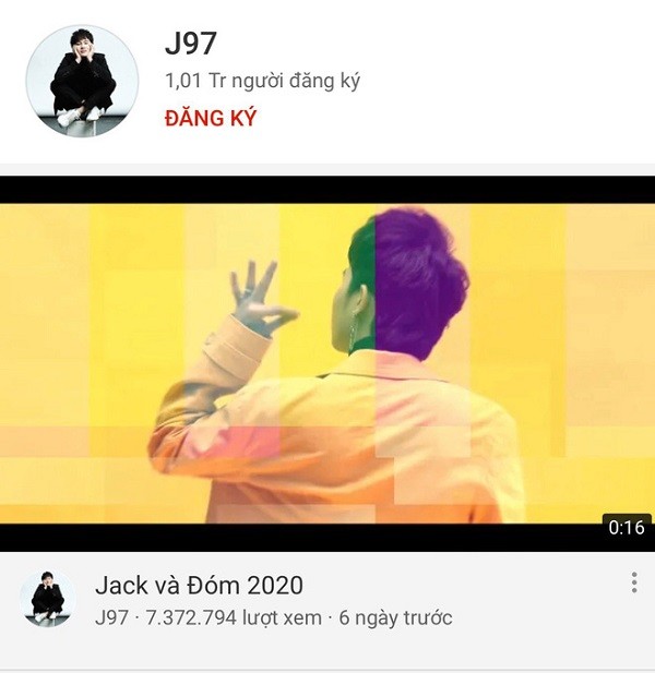 Mới đây,  kênh Youtube J97 của Jack – chủ nhân bản hit “Hồng nhan” đã chính thức cán mốc 1 triệu lượt đăng ký theo dõi chỉ sau 1 tuần chính thức xuất hiện. Thành tích này khiến chàng ca sĩ trẻ gốc Bến Tre trở thành người có kênh Youtube nhận nút vàng nhanh nhất Việt Nam chỉ với 2 video ngắn.