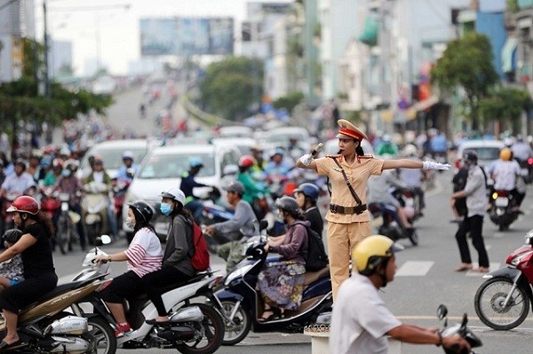 Phản ánh tình hình giao thông dịp Lễ 30/4 - 1/5 theo số nào?