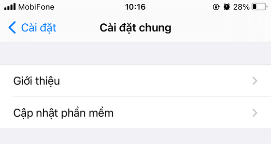 Cách đơn giản nhất nên làm đó là hãy cập nhật phiên bản iOs mới nhất cho thiết bị Apple. Các phiên bản iOs mới luôn có sự cải thiện nhất định về hiệu suất sử dụng pin. Tính đến thời điểm hiện tại, phiên bản mới nhất đang là iOS 14.1 và iOS 14.2 beta 4. Tất nhiên, hãy đảm bảo rằng Model iPhone của bạn phải đủ để "cân" được các bản iOs mới nhất.