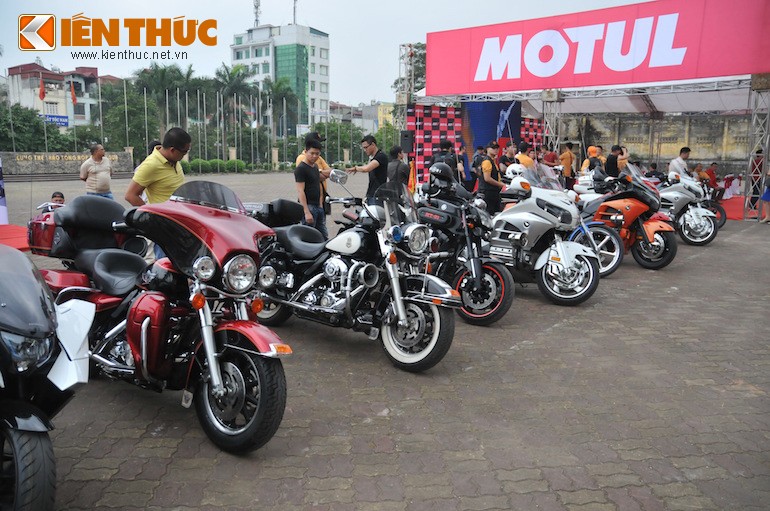 Dàn xe trưng bày tại  Motul Moto Club Festival 2015 thuộc sở hữu của những bikers tới từ Hà Nội và các tỉnh thành miền Bắc, với sự đa dạng về chủng loại - từ cruiser, touring tới naked bike và sportbike...