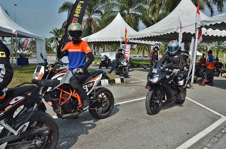 MOTACK (viết tắt của Malaysian Motorcycle Time Attack)  Gymkhana trên đất Malaysia - là một giải đấu được tạo ra với mục đích giúp các tay lái môtô có dịp được trau dồi kỹ năng lái một cách hiệu quả trong một môi trường đầy tính cạnh tranh.