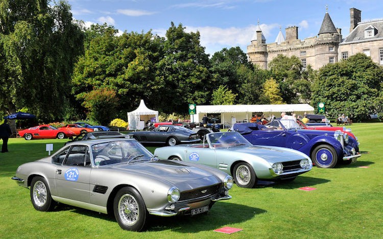 Bên cạnh lễ hội Pebble Beach ở Mỹ hay festival tốc độ Goodwood ở Anh, Concours of Elegance là một trong những lễ hội xe danh giá nhất bởi sự xuất hiện của hàng lạo các mẫu xe "quý tộc".