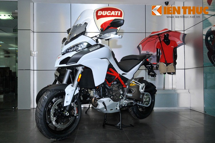 Phiên bản được nhập khẩu về Việt Nam là  Ducati Multistrada 1200 2015 màu trắng, nhập trực tiếp từ Ý, tạo tiền đề cho loạt "hàng nóng" của mẫu xe này sắp ra mắt tại Việt Nam vào trung tuần tháng 12/2015.