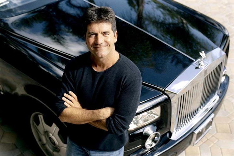 Trong  bộ sưu tập siêu xe của giám khảo American Idol Simon Cowell, những chiếc xe siêu sang Rolls-Royce Phantom được ông dành tình cảm đặc biệt.