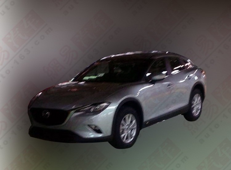 Những hình ảnh của  mẫu coupe crossover mới của Mazda được cho là đã bị lộ ra từ nhà máy sản xuất của hãng đặt tại Trung Quốc.