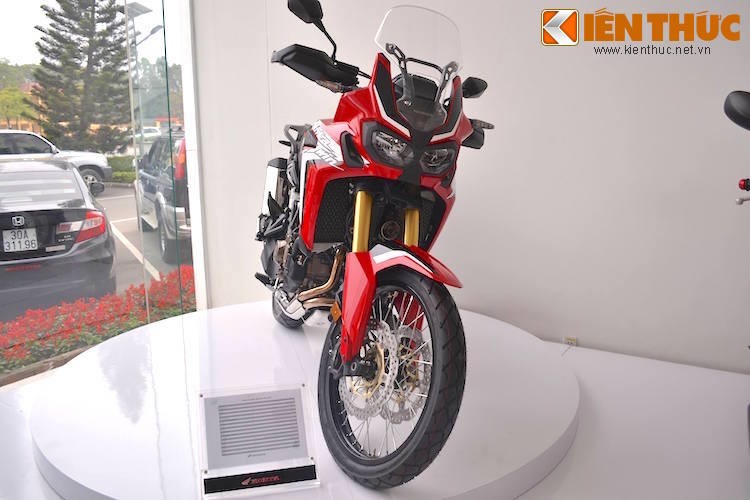 Vừa được Honda Việt Nam nhập về, chiếc môtô đường trường Honda Africa Twin là một dòng sản phẩm mới của hãng và dựa trên thiết kế của mẫu xe thử nghiệm True Adventure xuất hiện tại triển lãm EICMA 2014.