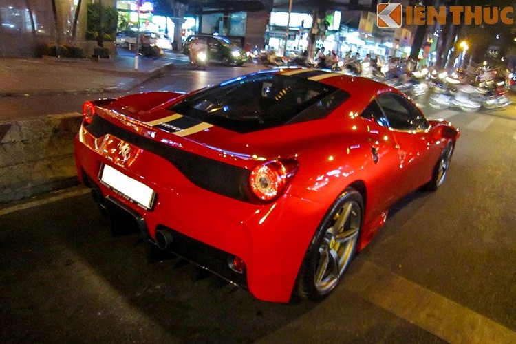 Đây là chiế c Ferrari 458 Speciale đầu tiên được nhập khẩu về Việt Nam. Trước đó, tại thị trường Việt cũng có khoảng 8 chiếc Ferrari 458 Italia phiên bản thường và một chiếc 458 Spider.