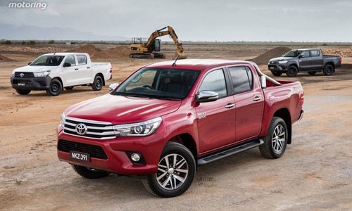 Xe bán tải Ford Ranger “hít khói” Toyota Hilux tại Úc