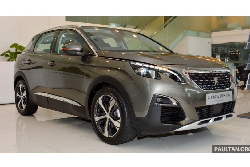  Peugeot 3008 SUV 2017 thế hệ mới vừa ra mắt tại thị trường Malaysia với hai biến thể khác nhau gồm Active THP và Allure THP. Hiện tại, trên biến thể Active THP có giá khởi điểm khoảng RM 142.888 (756 triệu) và người anh em còn lại có giá 155.888 RM (825 triệu đồng).