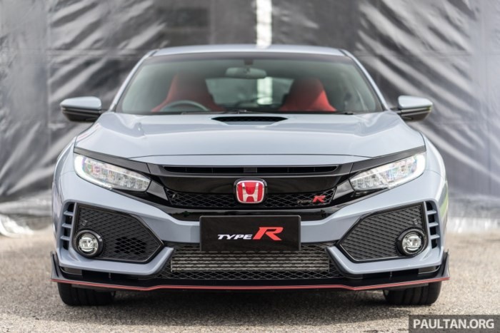 Được giới thiệu tại thị trường Malaysia cách đây không lâu, mẫu  xe ôtô Honda Civic Type R 2017 có công suất 306 mã lực được đánh giá là mẫu xe dẫn động cầu trước nhanh nhất thế giới hiện nay.