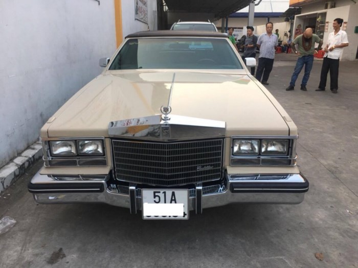 Số tiền 1,5 tỷ để mua chiếc  xe sang Cadillac cũ đời 1984 này tương đương với giá mua một chiếc Mercedes-Benz C 200 đời mới hiện nay. Điều này khiến không ít người phải bất ngờ.