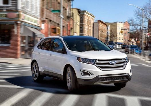 Các chuyên gia đánh giá xe Ford Edge 2018 chỉ có 2 hàng ghế nhưng vẫn là mẫu  ôtô gia đình tốt nhất hiện nay. Xe phù hợp với giá đình có 5 thành viên với không gian dư thừa và có kích thước đủ nhỏ để ra vào garage dễ dàng. Xe cũng tự hào có công nghệ mới nhất, cảm giác lái mượt mà và nhiều loại động cơ.