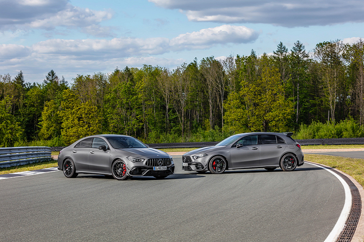 Tại sự kiện Goodwood Festival of Speed năm nay, cặp đôi  Mercedes-AMG A45 và CLA45 2020 sẽ chính thức được ra mắt. Khác với thế hệ trước, phiên bản hiệu suất cao của dòng hatchback và coupe 4 cửa cỡ nhỏ sẽ có thêm bản nâng cấp S với nhiều trang bị hấp dẫn hơn. 