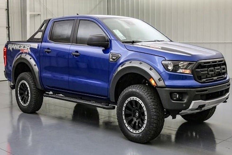 Kể từ khi ra mắt tới nay, mẫu bán tải  Ford Ranger Raptor mới mang đậm phong cách thể thao đã được người yêu xe đánh giá cao và rất hút khách ở nhiều thị trường châu Á, châu Đại Dương cùng châu Âu.