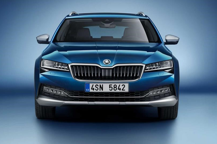 Sau Superb Outdoor của thế hệ trước, Skoda sẽ một lần nữa lựa chọn kiểu dáng wagon cho dòng sản phẩm chủ lực của mình. Đây là mẫu  xe Superb Scout 2020. Nó được thiết kế cho những người muốn có một chiếc xe với các tính năng đi địa hình như Kodiaq nhưng lại không thích SUV. Xe được bổ sung hàng loạt nâng cấp so với mẫu Superb Combi cơ sở, bao gồm cả sự xuất hiện của cơ cấu dẫn động toàn bộ bánh.