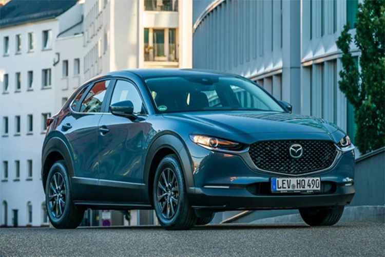 Sau khi xuất hiện hoành tráng tại triển lãm xe Geneva Motor Show 2019 hồi tháng 3, mẫu  xe Mazda CX-30 2020 chuẩn bị tới tay khách hàng. Là cầu nối giữa CX-3 và CX-5, CX-30 mới có các bản SE-L, SE-L Lux, Sport Lux, GT Sport và GT Sport Tech.