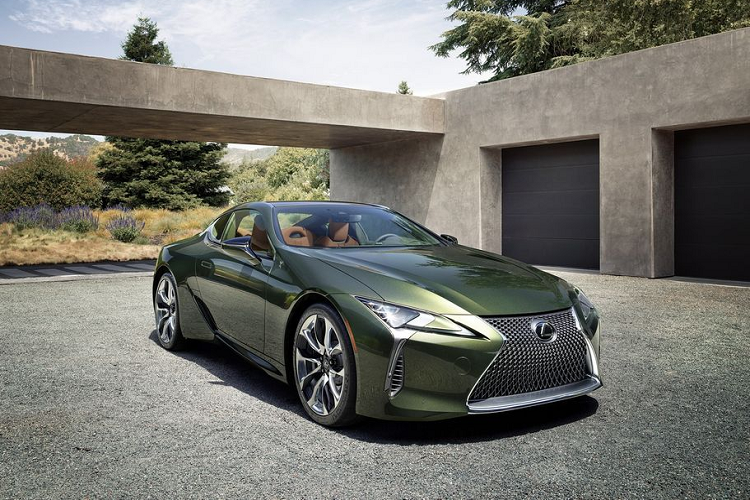 Tại Australia,  giá xe Lexus LC Inspiration Series được hãng xe sang Nhật Bản phân phối với 2 tuỳ chọn động cơ cùng mức từ 142.057 USD (khoảng 3,4 tỷ đồng), một mức giá được xem là vẫn khá phải chăng so với các xe sang cùng hạng khác.