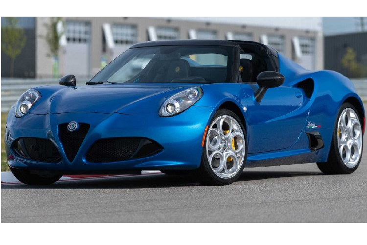 Phiên bản đặc biệt này có tên “Italia” và chỉ có mặt trên  Alfa Romeo 4C Spider mới. Ở bản này, chiếc xe thể thao hạng nhẹ đến từ Ý sẽ sở hữu màu sơn ngoại thất Misano Blue, một màu sơn xanh dương nhạt với hiệu ứng metallic đẹp mắt.