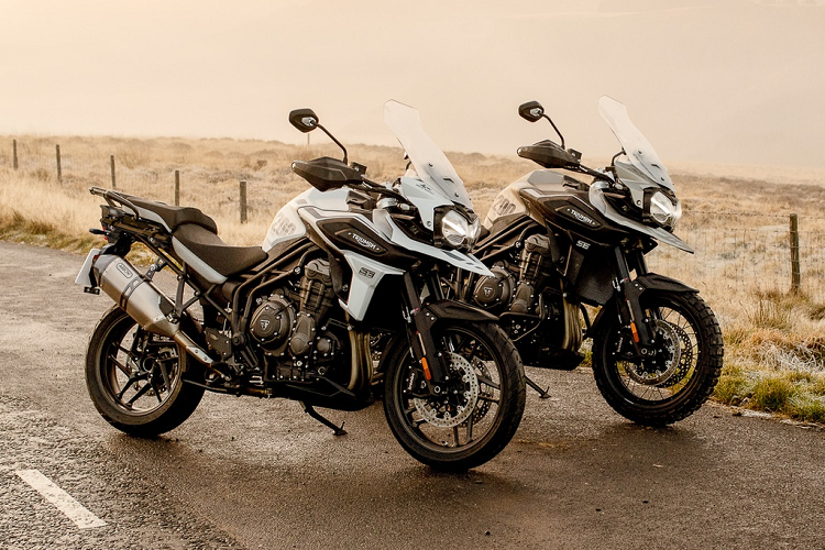 Triumph Motor Motorcycle vừa công bố 2 phiên bản đặc biệt của dòng xe touring-adventure Tiger của hãng. Hai phiên bản này là  Triumph Tiger 1200 Desert 2020 và Triumph Tiger 1200 Alpine.