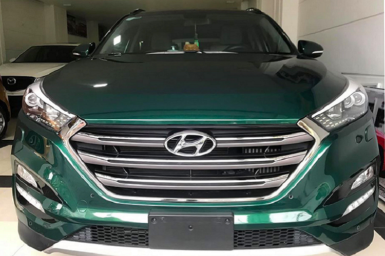 Theo thông tin rao bán trên một số diễn đàn, chiếc  xe SUV Hyundai Tucson màu độc, đặc biệt này hiện tại đang ở thành phố Huế.