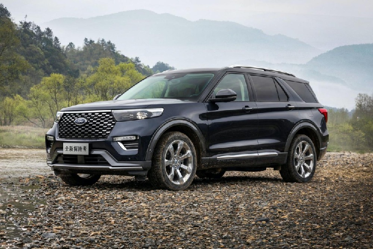  Ford Explorer thế hệ mới đã lần đầu tiên trình làng tại thị trường Mỹ vào hồi tháng 1 năm ngoái. Mãi đến tuần trước, mẫu SUV cỡ lớn này mới được liên doanh giữa Ford và đối tác Changan lắp ráp tại nhà máy ở Trung Quốc.