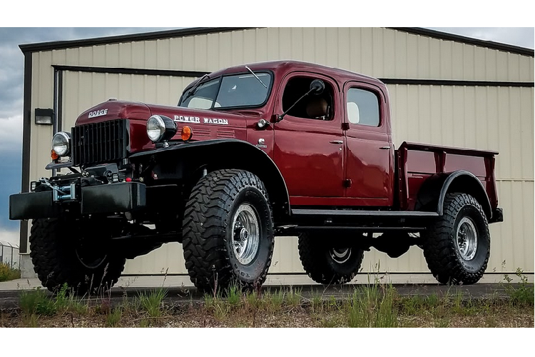 Chiếc xe  Dodge Power Wagon cũ này là một mẫu bán tải cổ điển đã giúp xây dựng nên nước Mỹ và đã phục vụ trong Thế Chiến II. Nói một cách khác, nó là một mẫu xe nhận được sự kính trọng và yêu mến của cả một thế hệ người tiêu dùng. Vì vậy, chiếc Dodge Power Wagon 1949 phục chế kiêm độ này là một sản phẩm vô cùng ấn tượng.