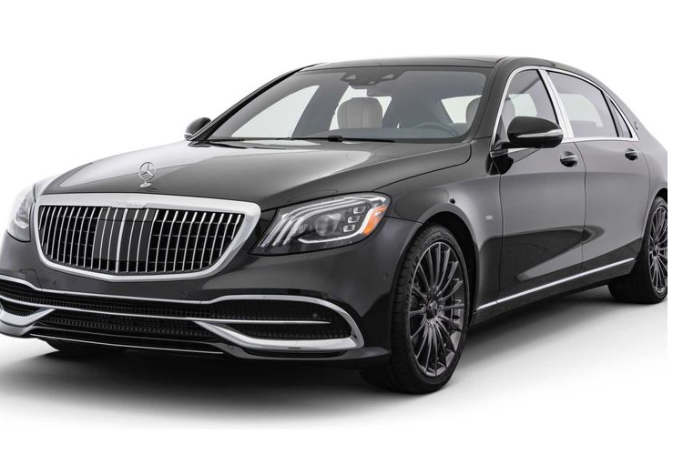  Mercedes-Maybach S650 Night Edition mới được cho là đại diện đỉnh cao tuyệt đối của sự sang trọng. Phiên bản này sẽ chỉ được cung cấp ở thị trường Hoa Kỳ, và chỉ có 15 chiếc được sản xuất, vì vậy, nó độc quyền hơn rất nhiều so với phiên bản Final Edition mang nhãn hiệu AMG (130 chiếc).