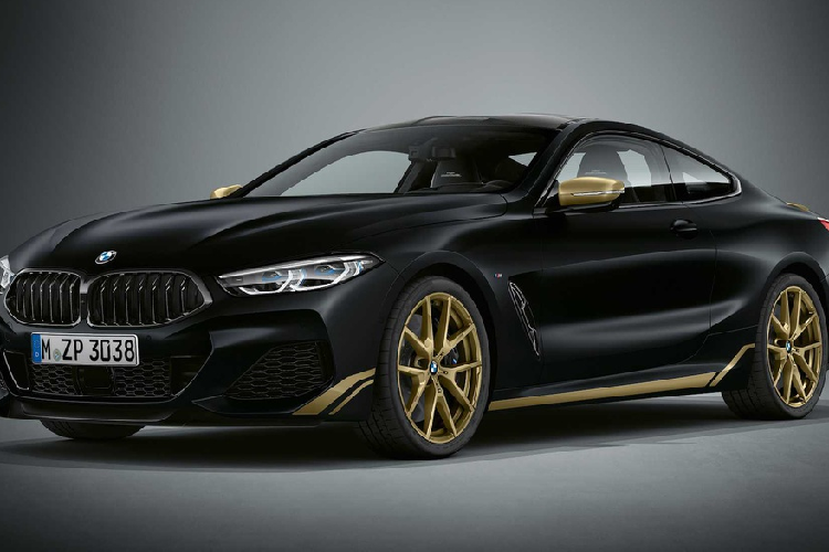  BMW 8-Series 2021 mới phiên bản Golden Thunder Edition thực chất là thiết kế mới áp dụng cho dòng 8-Series. Thế nên về nguyên tắc, các bản Coupe, Gran Coupe, 840i hay M850i xDrive đều có thiết kế dành riêng này.