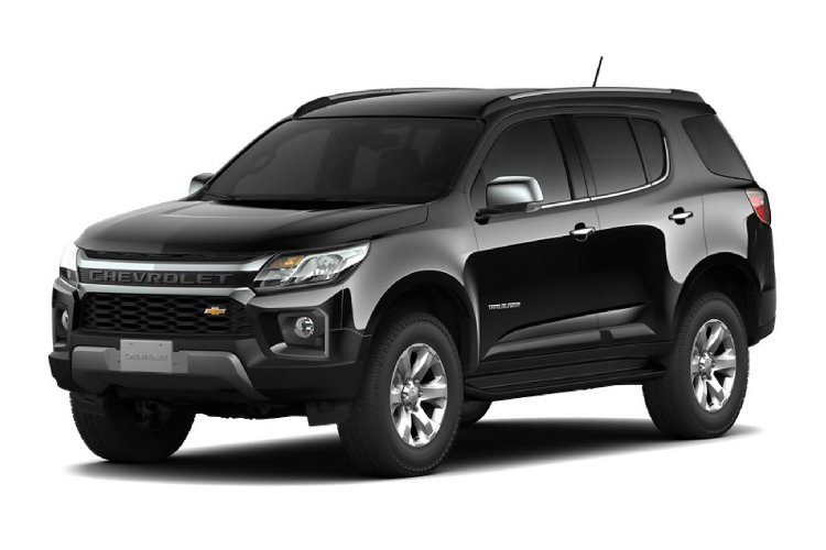 Ở phiên bản nâng cấp facelift mới,  Chevrolet Trailblazer 2021 mới đã được hãng xe Mỹ cải tiến nhẹ nhàng với thiết kế nam tính hơn so với phiên bản cũ, thiết kế mới này của Trailbrazer 2021 gợi nhớ đến dòng bán tải Chevrolet Silverado 2020 đang bán tại thị trường Bắc Mỹ.