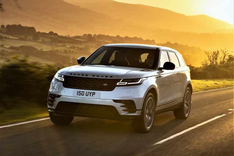 Land Rover vừa tung ra các phiên bản nâng cấp cho dòng SUV  Range Rover Velar 2021 mới. Theo đó, Range Rover Velar được bổ sung danh sách tính năng tiện nghi và công nghệ hỗ trợ. Đồng thời, mẫu xe gầm cao Anh quốc có thêm nhiều cấu hình động cơ mới mạnh mẽ hơn.