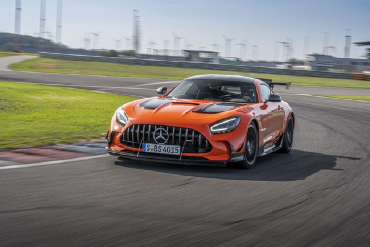 Cũng như các thị trường khác,  Mercedes-AMG GT Black Series mới có giá bán đắt đỏ nhưng vẫn không đủ đáp ứng nhu cầu của khách hàng.