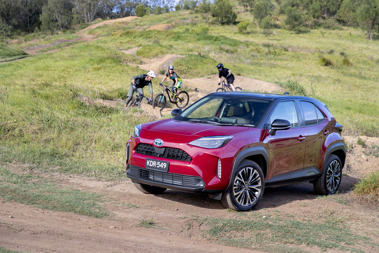 Toyota sẽ mở đặt hàng mẫu xe Yaris Cross 2021 tại Australia từ ngày 2/11. Chiếc SUV cỡ nhỏ có giá từ 19.200 USD (khoảng 444 triệu đồng) cho bản GX, bản GXL và Urban có giá lần lượt là 21.300 USD và 23.500 USD (khoảng 493 đến 544 triệu đồng). Sau khi ra mắt,  Toyota Yaris Cross 2021 mới sẽ cạnh tranh với những mẫu SUV cỡ nhỏ như Hyundai Kona, Honda HR-V và Ford EcoSport.