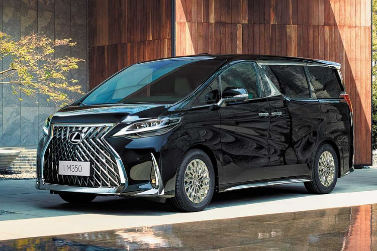 Theo chia sẻ từ một số tư vấn bán hàng của Lexus Việt Nam, thương hiệu này đang chuẩn bị cho kế hoạch ra mắt mẫu  MPV hạng sang Lexus LM tới khách hàng trong nước. Đồng thời, tại đại lý của Lexus ở thủ đô Hà Nội và TP.Hồ Chí Minh đã bắt đầu nhận đơn đặt hàng của khách đối với mẫu xe này.