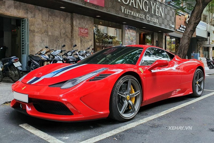 Tại Việt Nam,  siêu xe Ferrari 458 Speciale nổi tiếng dù số lượng không quá nhiều. Chiếc xe trong bài chính là chiếc Ferrari 458 Speciale đầu tiên về nước cách đây 5 năm, xe đã được sang tay chủ mới vào vài tháng trước.