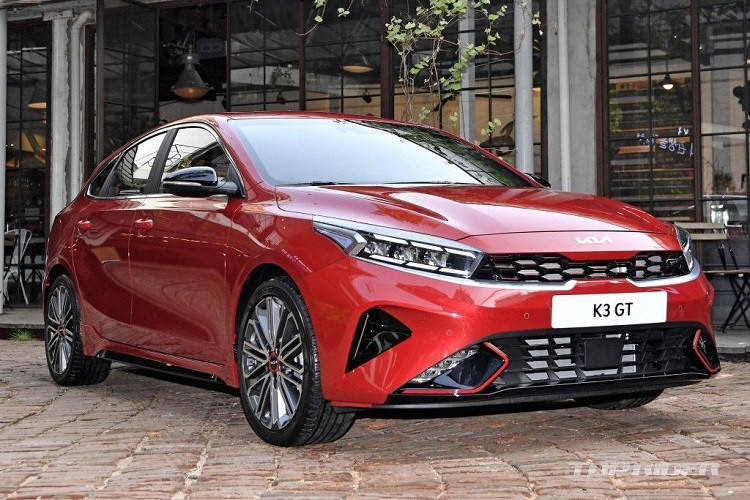 Sau màn ra mắt đầy ấn tượng tại quê nhà Hàn Quốc, KIA Motors đã chính thức công bố giá bán của mẫu xe Cerato/K3 2021 tại đây. Cụ thể, Kia Cerato 2021 sẽ được bán ra với 4 phiên bản, bao gồm bản Trendy, bản Prestige, bản Noblesse và bản Signature. Đi kèm với đó là mức  giá xe Kia Cerato 2021 lần lượt tương ứng 15.580 USD (khoảng 358 triệu đồng), 17.550 USD (403 triệu đồng), 20.060 USD (461 triệu đồng) và 21.740 USD (tương đương khoảng 500 triệu đồng).