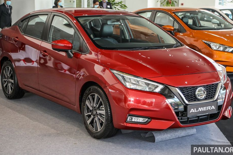 Dù chưa chính thức ra mắt nhưng các đại lý đã bắt đầu nhận cọc  Nissan Sunny 2021 mới hay Almera 202, theo tư vấn bán hàng, Almera 2021 sẽ có 4 biến thể (2 bản số sàn, 2 bản số tự động), giá bán vẫn được giữ kín, chỉ biết rằng bản cao cấp nhất sẽ rẻ hơn khá nhiều so với đối thủ Toyota Vios và Honda City.