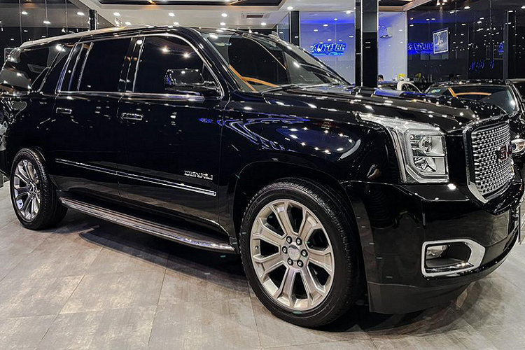 Tại thời điểm giá xăng cao như hiện nay, thì những chiếc SUV máy lớn như  GMC Yukon Denali XL đời 2015 này chắc chắn sẽ không phải là lựa chọn của số đông. Tuy nhiên, đối với những khách hàng có điều kiện kinh tế khá giả thì chi phí xăng không phải là một vấn đề lớn.