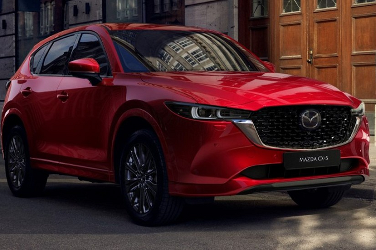 Vào hồi giữa tháng 9/2021 vừa qua, hãng Mazda đã chính thức vén màn phiên bản nâng cấp của CX-5 ở thị trường Mỹ. Đến nay, hãng Mazda đã hé lộ kế hoạch giới thiệu mẫu SUV cỡ C này ở thị trường Đông Nam Á, cụ thể là Thái Lan. Theo giới truyền thông Thái Lan,  Mazda CX-5 2022 mới sẽ ra mắt thị trường này vào ngày 12/10 tới đây.