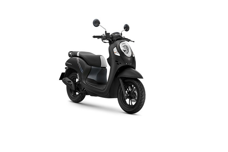 Honda vùa chính thức ra mắt phiên bản 2022 cho mẫu xe ga đáng yêu Scoopy với một số tùy chọn về màu sắc và tem xe mới. Ngoài thay đổi này,  Honda Scoopy 2022 mới vẫn giữ nguyên thiết kế nhỏ nhắn đáng yêu vốn có và được người dùng yêu thích. 