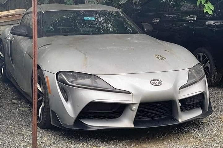 Vào cuối tháng 9/2021, trên mạng xã hội đã lan truyền hình ảnh về mẫu xe thể thao  Toyota Supra thế hệ thứ 5 đã nhận được sự quan tâm rất lớn của giới đại gia trong nước. Thông tin lúc đó cho biết, đích đến của chiếc xe Toyota GR Supra 2020 sẽ là TP.HCM nhưng chưa rõ đại gia nào sở hữu.