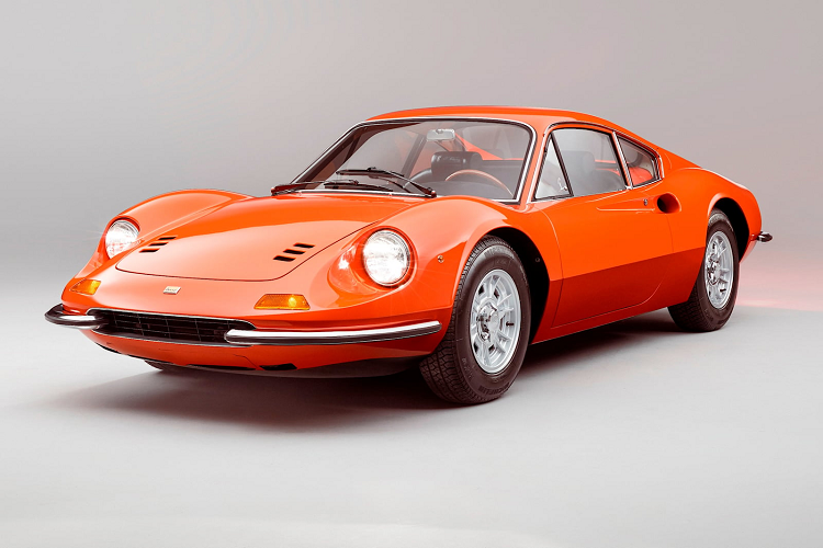  Ferrari Dino 246 GT huyền thoại chính là người tiền nhiệm của mẫu siêu xe Ferrari 296 GTB mới ra mắt cách đây không lâu. Vừa qua, một chiếc Ferrari Dino 246 GT L Series hàng hiếm đã được Bell Sport và Classic phục chế cực kỳ tinh xảo đến từng chi tiết nhỏ nhất. Chiếc 246 GT mang số hiệu 00436 đã được đưa đến cơ sở của thương hiệu Bell Sport và Classic vào năm 2017.