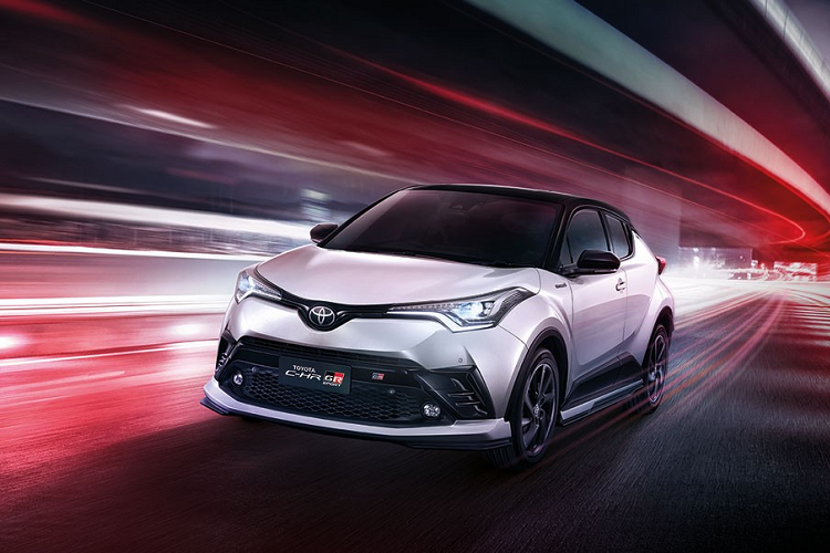 Vào hồi cuối năm 2019, hãng Toyota đã chính thức giới thiệu C-HR phiên bản GR Sport thể thao hơn tại thị trường Nhật Bản. Mãi đến nay,  Toyota C-HR GR Sport 2022 mới cập bến Đông Nam Á, cụ thể là Thái Lan.