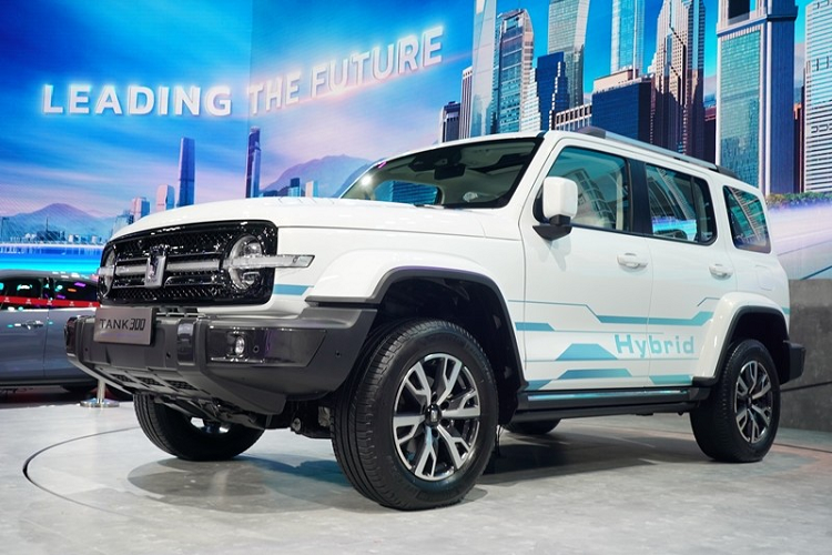 Tham gia triển lãm Bangkok International Motor Show 2022 (BIMS 2022), hãng Great Wall Motor của Trung Quốc đã trưng bày một số mẫu xe đáng chú ý. Một trong số đó có mẫu SUV cỡ trung  TANK 300 2022 mới. Đây là mẫu SUV do thương hiệu con TANK của Great Wall Motor sản xuất. Thái Lan không phải là thị trường đầu tiên trên thế giới đón nhận TANK 300 2022. Trước Thái Lan, mẫu xe này đã trình làng tại thị trường quê nhà Trung Quốc vào tháng 3 năm ngoái.